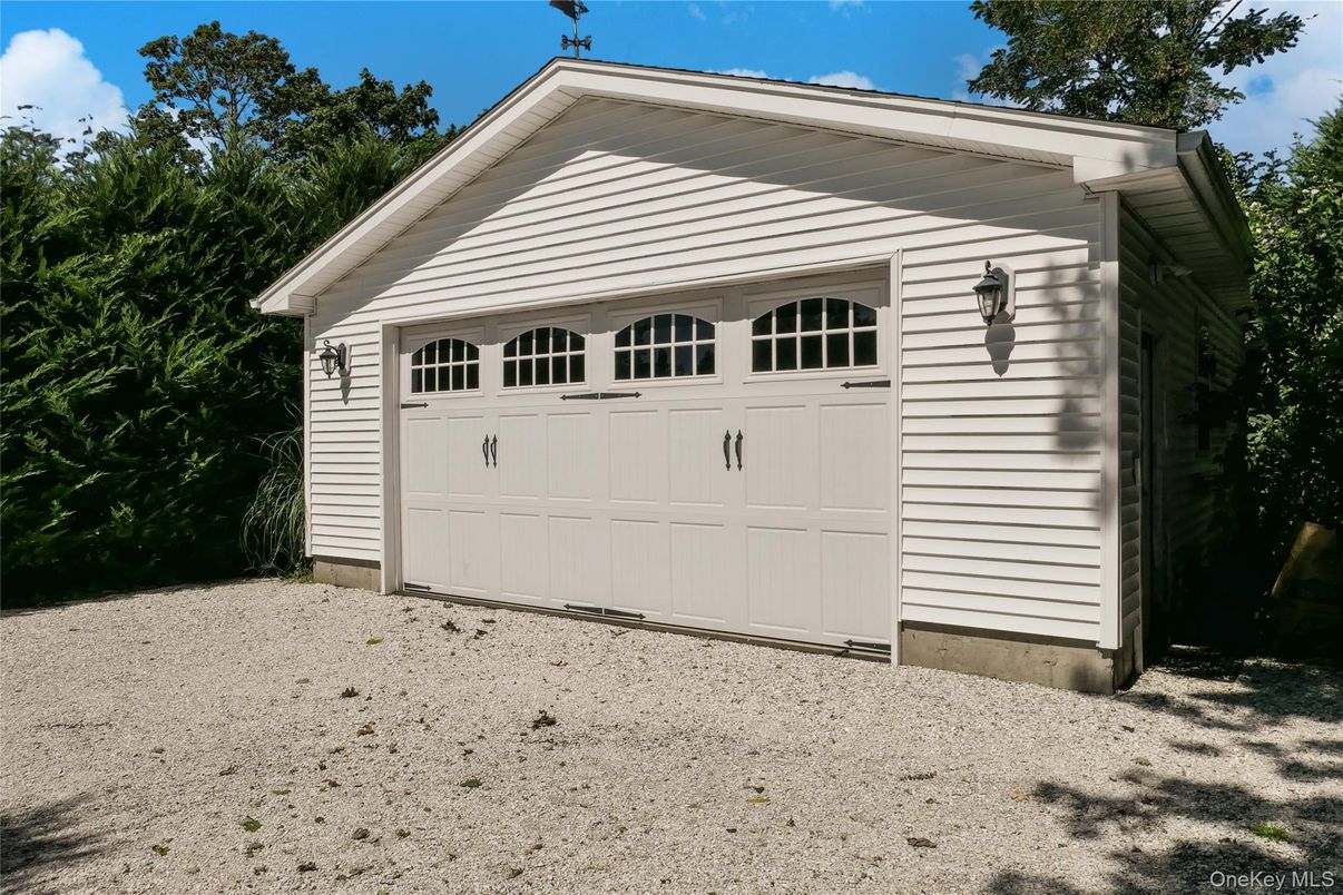 Detached Garage, Exterior