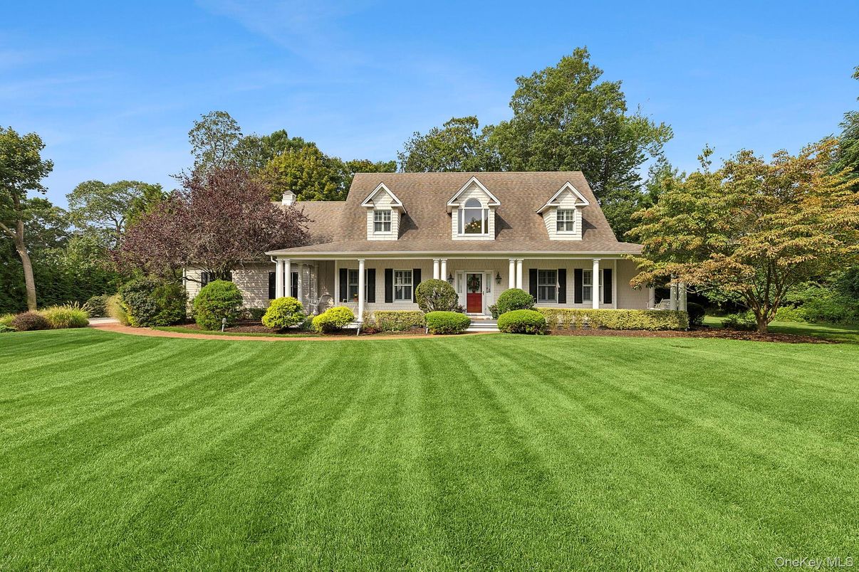 Exterior, Facade, Cape Cod