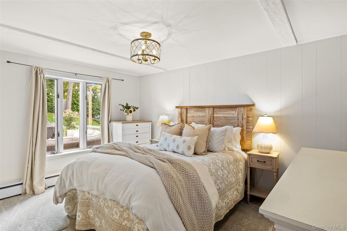 Bedroom, Interior, Pendant Lights