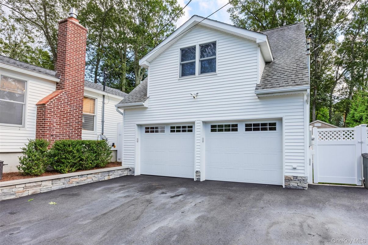 Detached Garage, Exterior