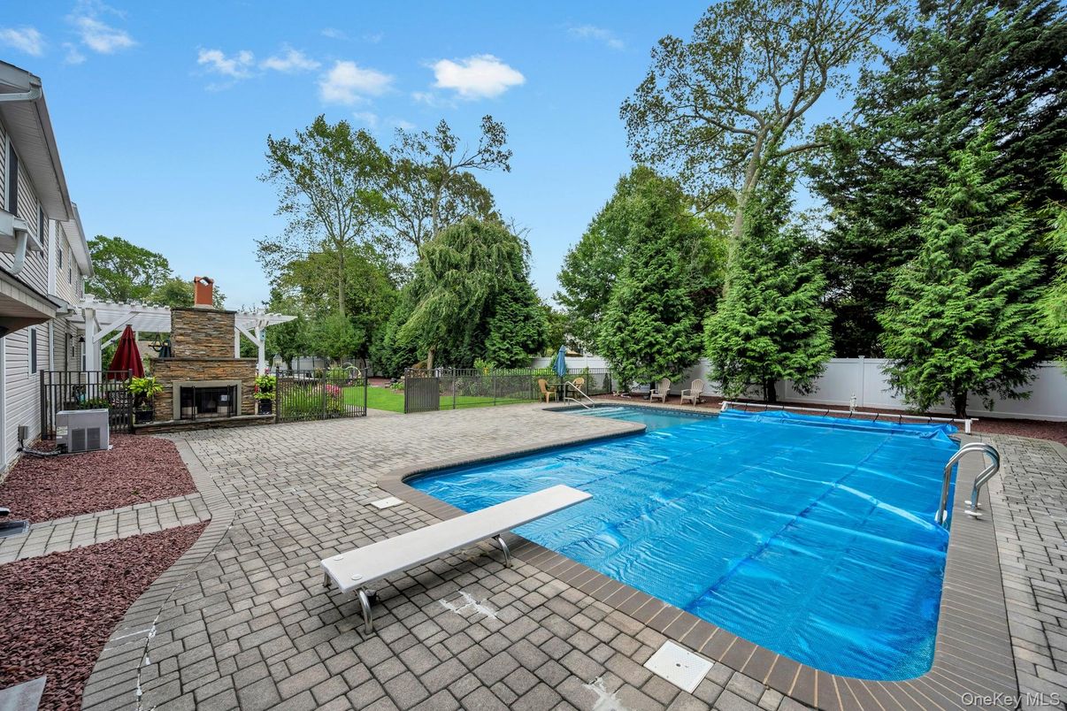 Exterior, Fireplace, Pool