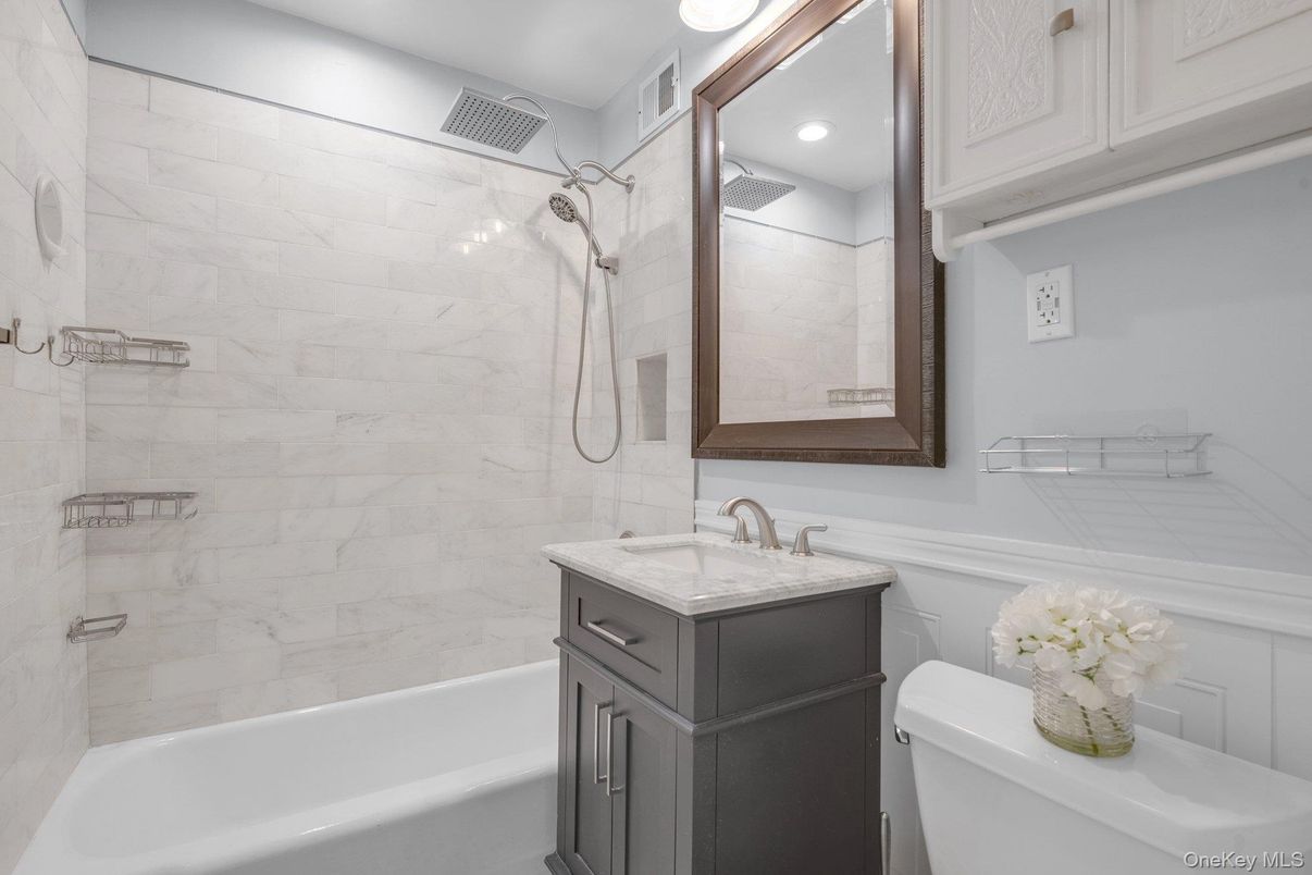 Bathroom, Interior, Marble Walls, Recessed Lighting