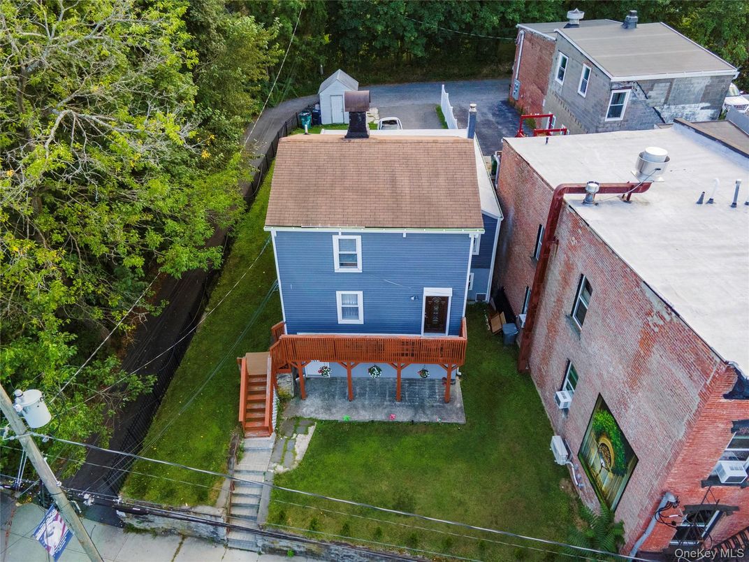 Exterior, Drone