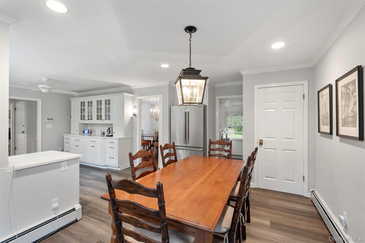 Dining room, Interior, Kitchen, Pendant Lights, Recessed Lighting, Wood Texture Flooring