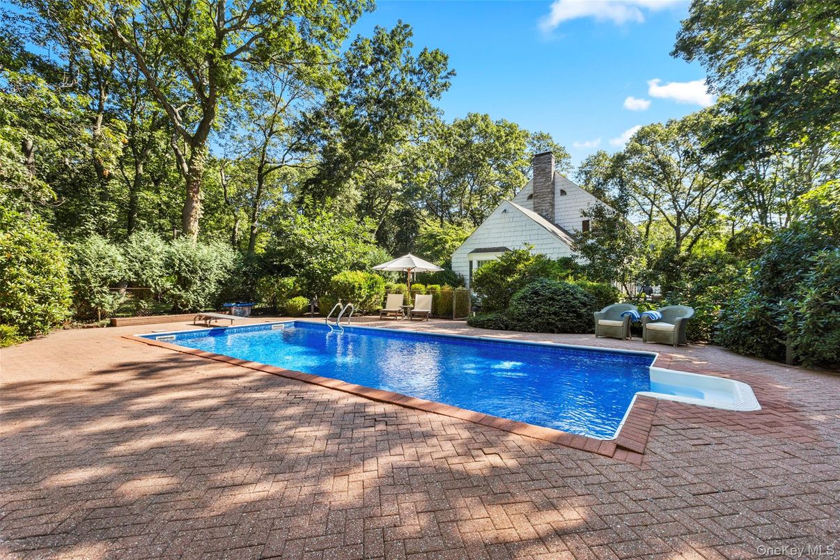 Exterior, Pool