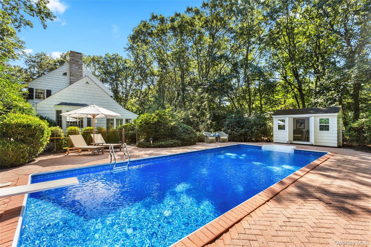 Exterior, Pool
