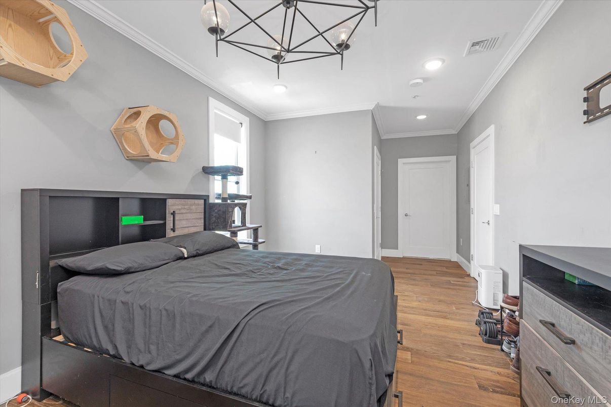 Bedroom, Interior, Pendant Lights, Recessed Lighting, Wood Texture Flooring