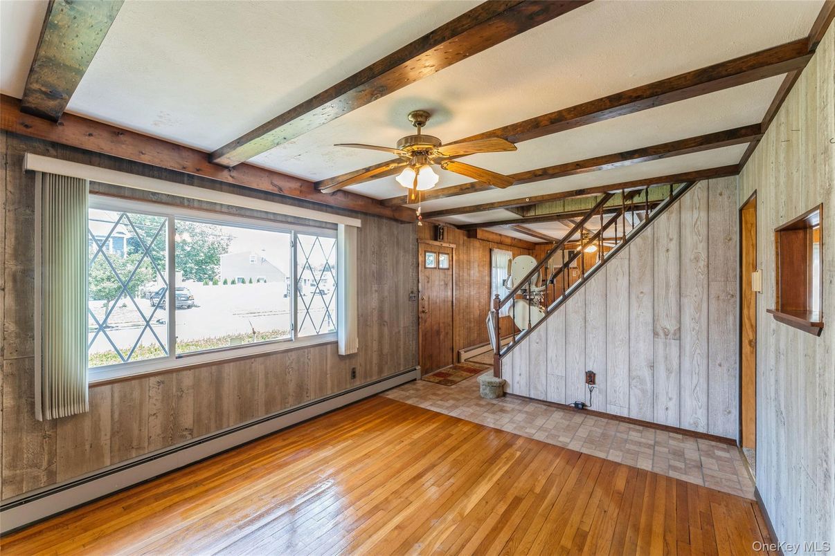 Empty room, Interior, Wood Texture Flooring, Wooden Walls