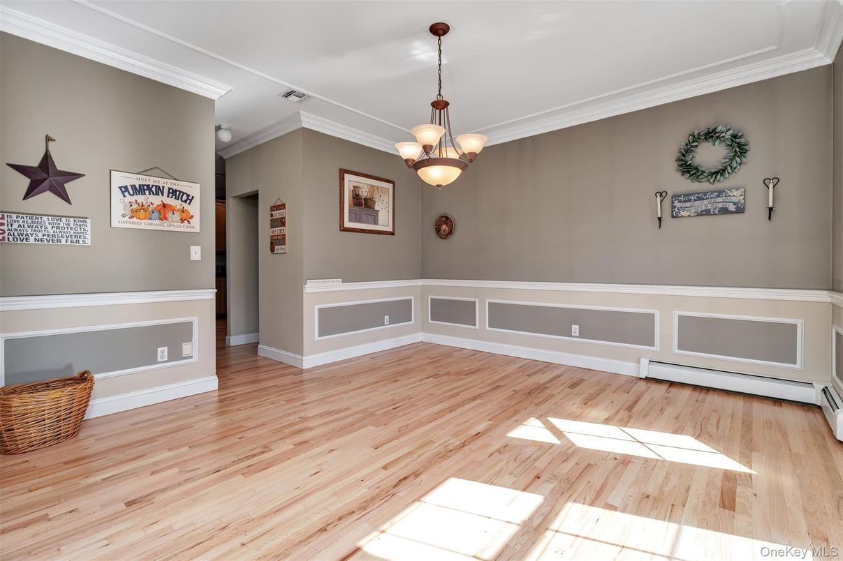 Empty room, Interior, Pendant Lights, Wood Texture Flooring