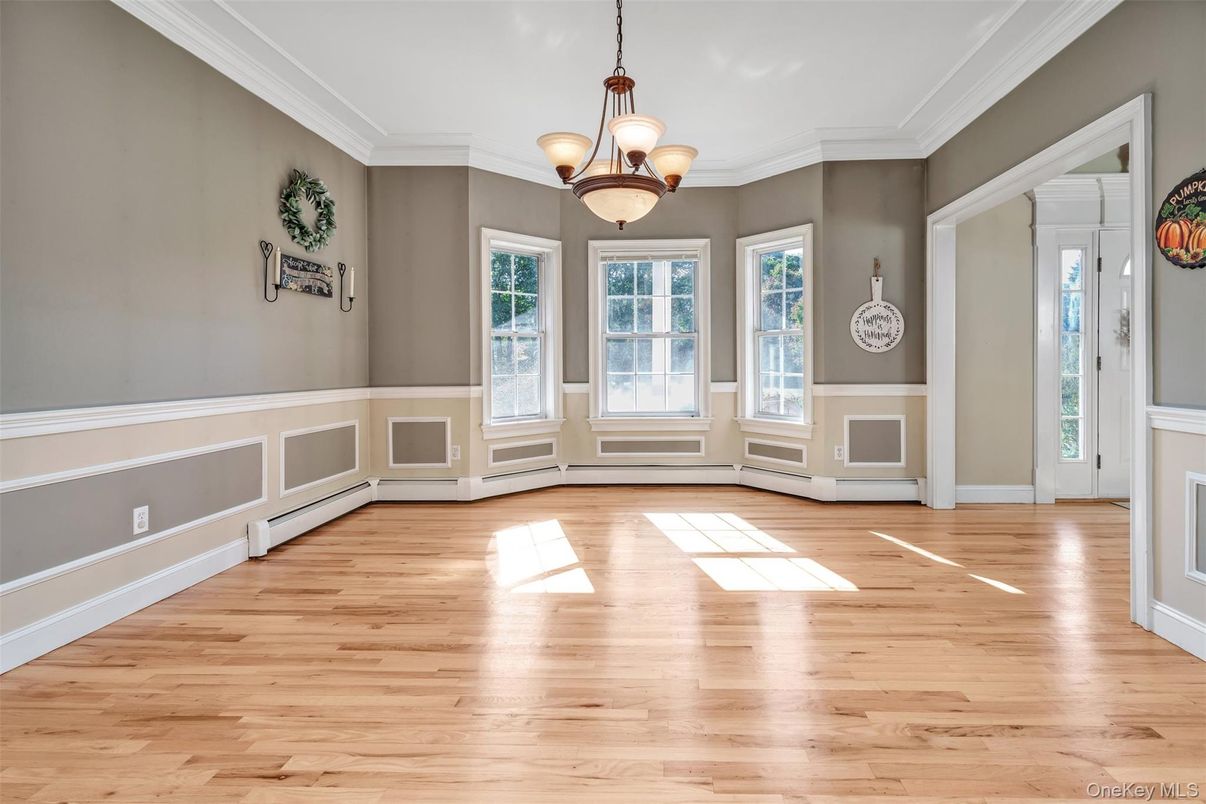 Chandelier, Empty room, Interior, Pendant Lights, Wood Texture Flooring