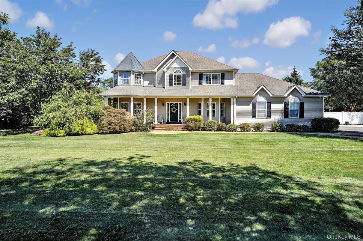 Backyard, Exterior, Facade, French Provincial