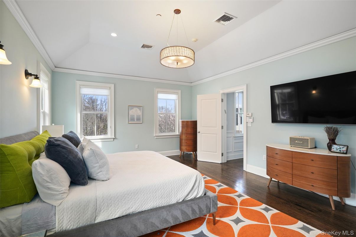Bedroom, Interior, Pendant Lights, Recessed Lighting, Wood Texture Flooring