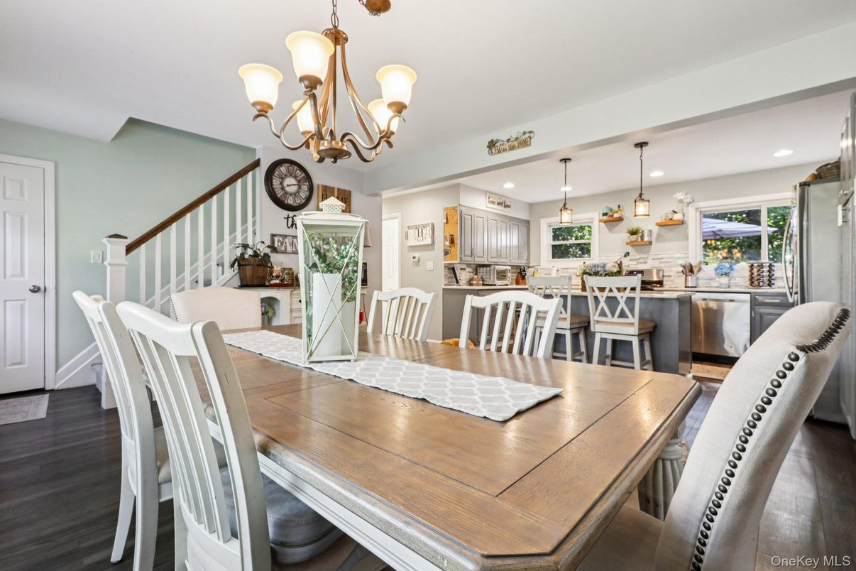 Chandelier, Dining room, Interior, Kitchen, Pendant Lights, Recessed Lighting, Wood Texture Flooring