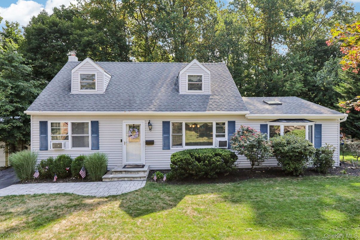 Exterior, Facade, Cape Cod