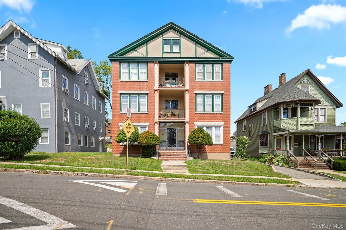 Exterior, Facade, Brick Facade, Queen Anne Victorian