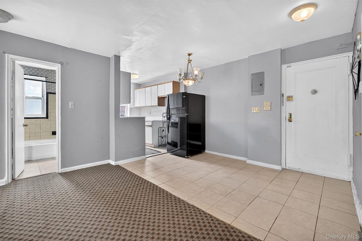 Chandelier, Interior, Kitchen