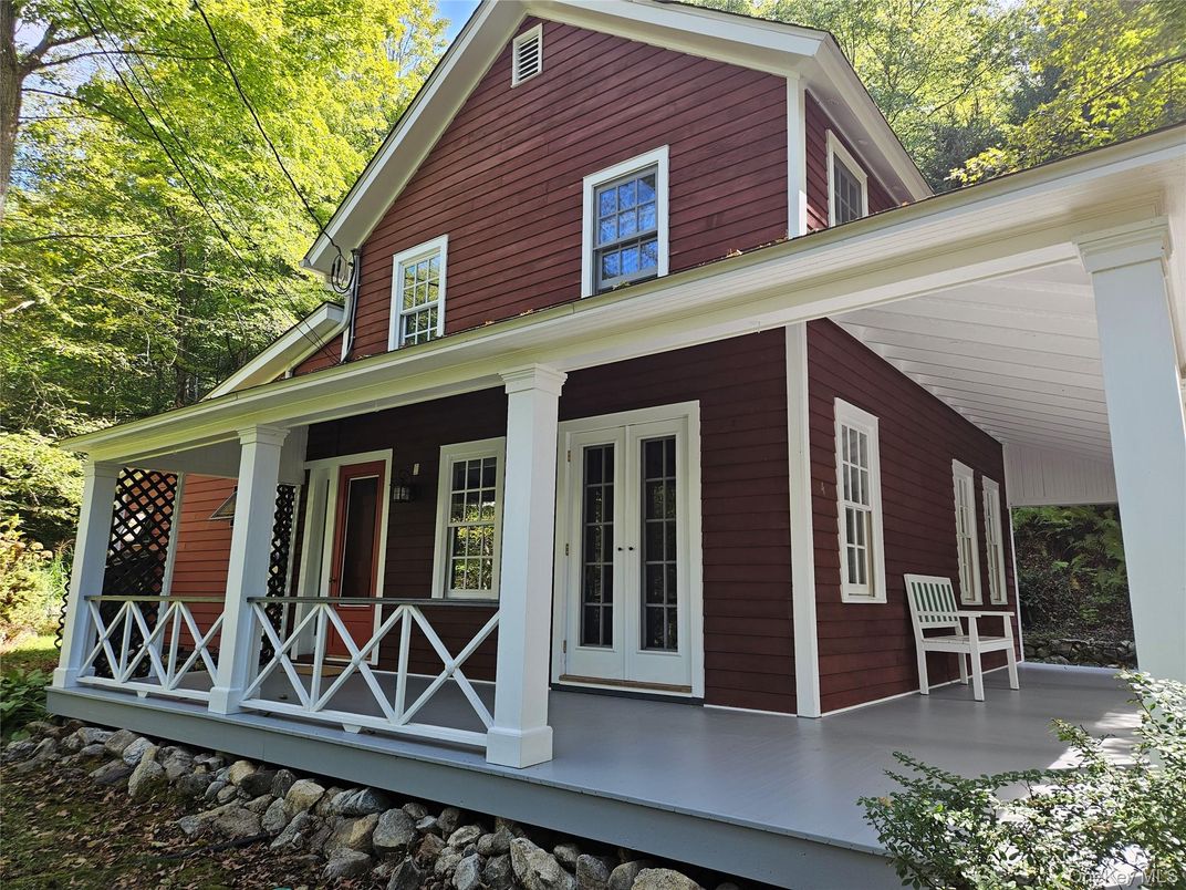 Exterior, Facade, None