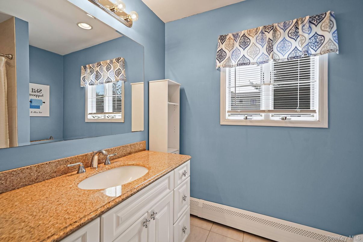 Bathroom, Interior, Recessed Lighting
