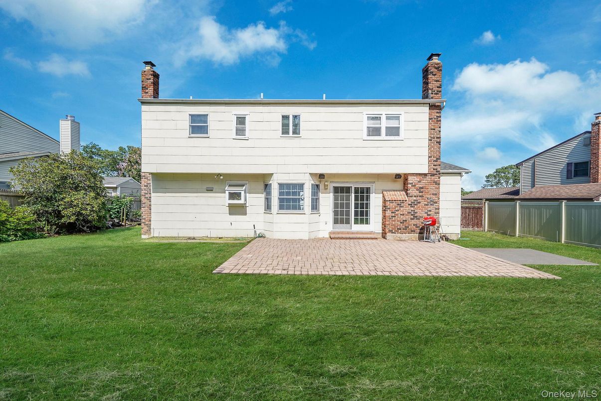 Backyard, Exterior, Facade, Split Level