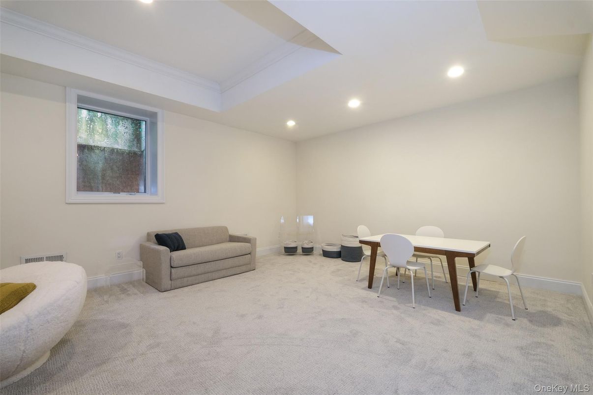 Dining room, Interior, Recessed Lighting