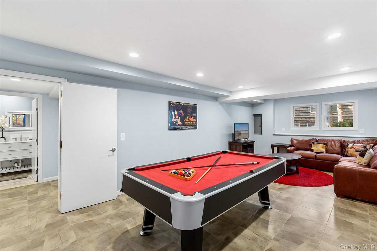 Billiard Table, Game Room, Interior, Living room, Recessed Lighting