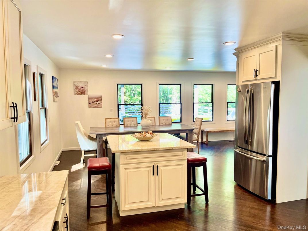 Dining room, Interior, Kitchen, Recessed Lighting, Stainless Steel Appliances, Wood Texture Flooring