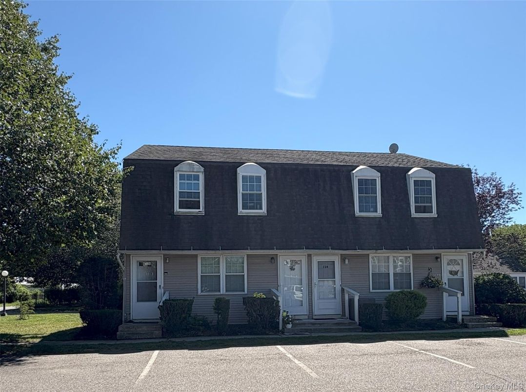 Exterior, Facade, Cape Cod