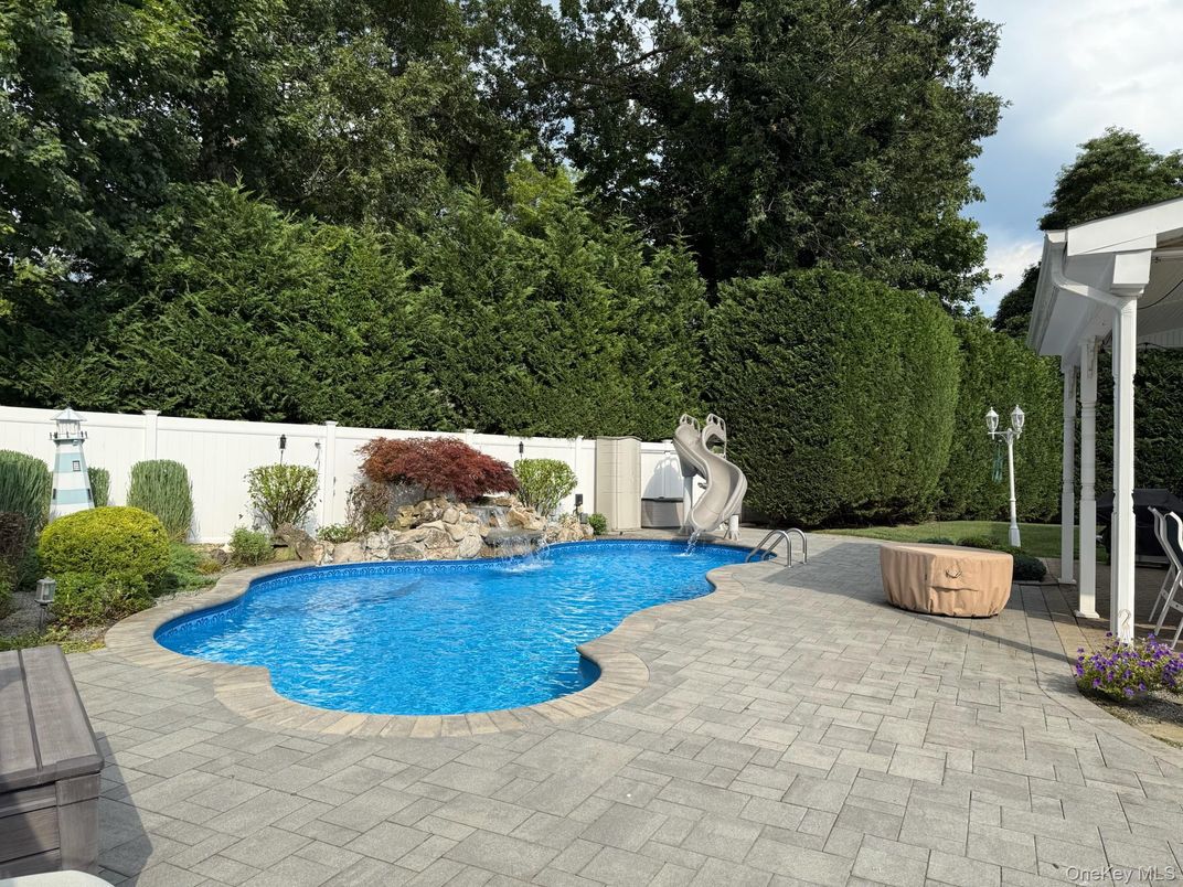 Exterior, Hot Tub, Pool