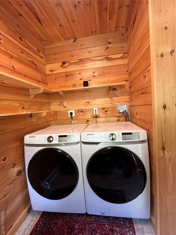 Interior, Washer, Wooden Ceilings, Wooden Walls