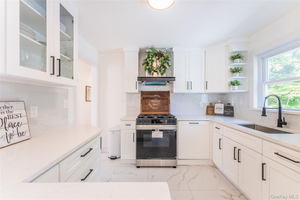 Interior, Kitchen, Marble, Marble Walls, Stainless Steel Appliances