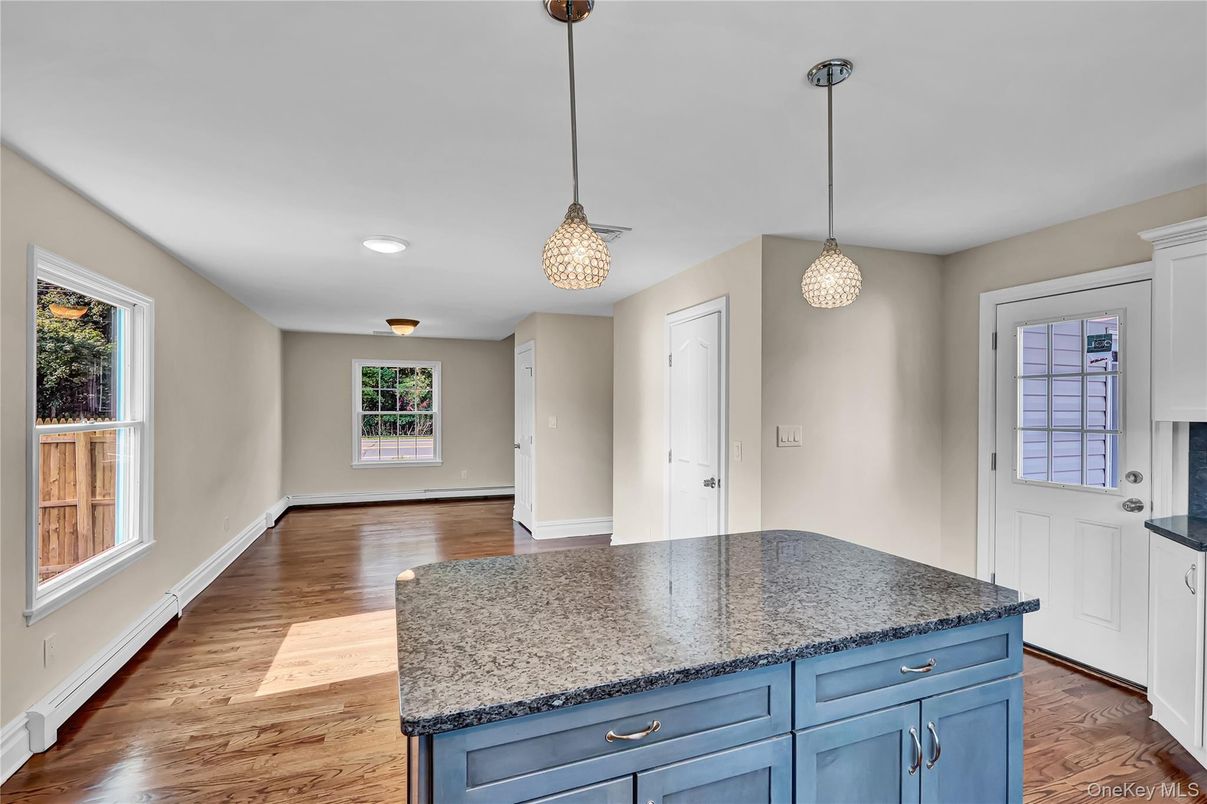 Interior, Pendant Lights, Recessed Lighting, Wood Texture Flooring
