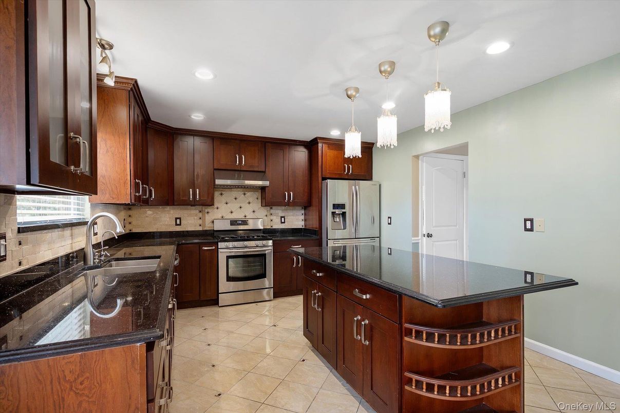 Interior, Kitchen, Pendant Lights, Recessed Lighting, Stainless Steel Appliances