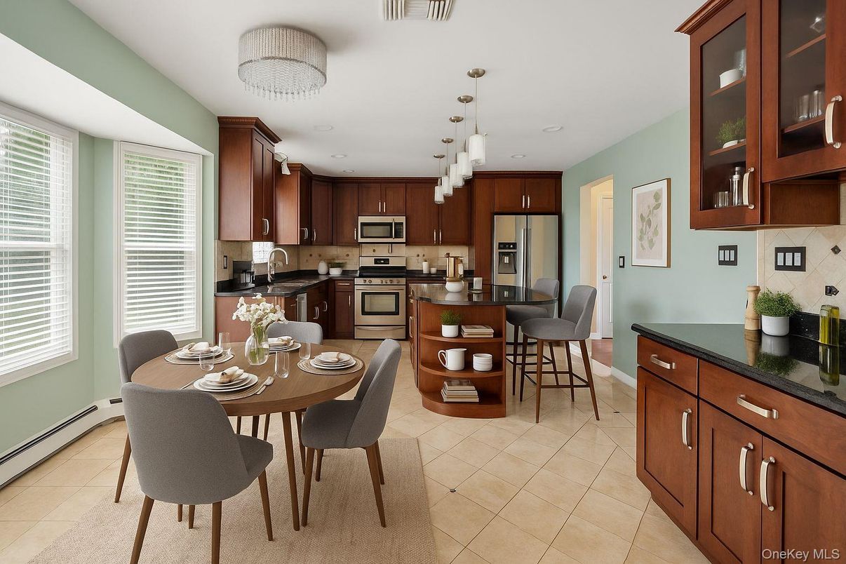 Chandelier, Dining room, Interior, Kitchen, Stainless Steel Appliances