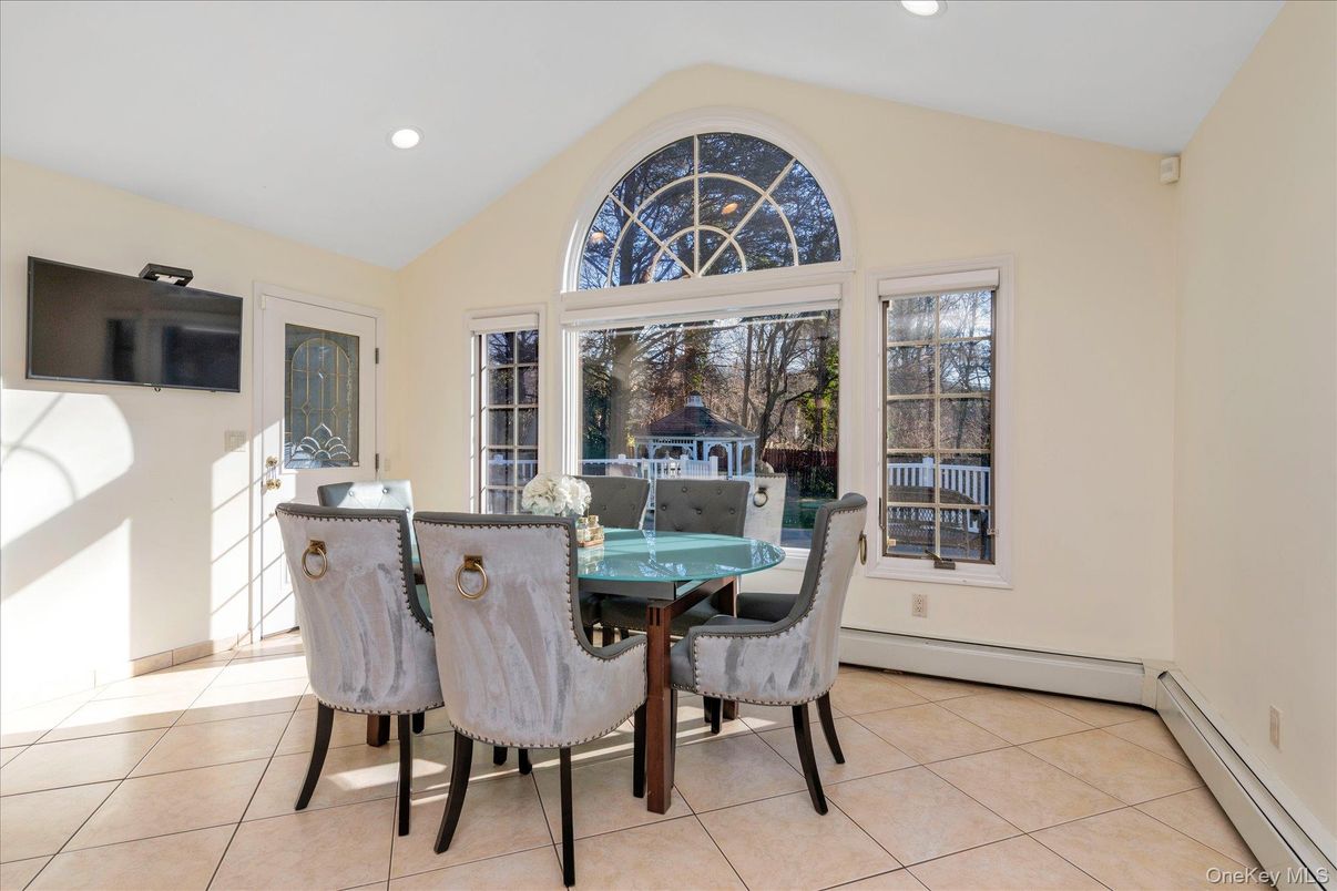 Dining room, Interior, Recessed Lighting