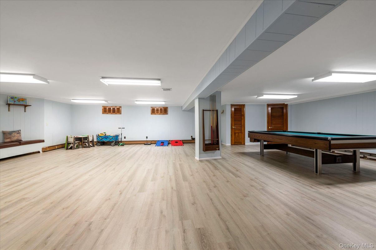 Billiard Table, Game Room, Interior, Wood Texture Flooring