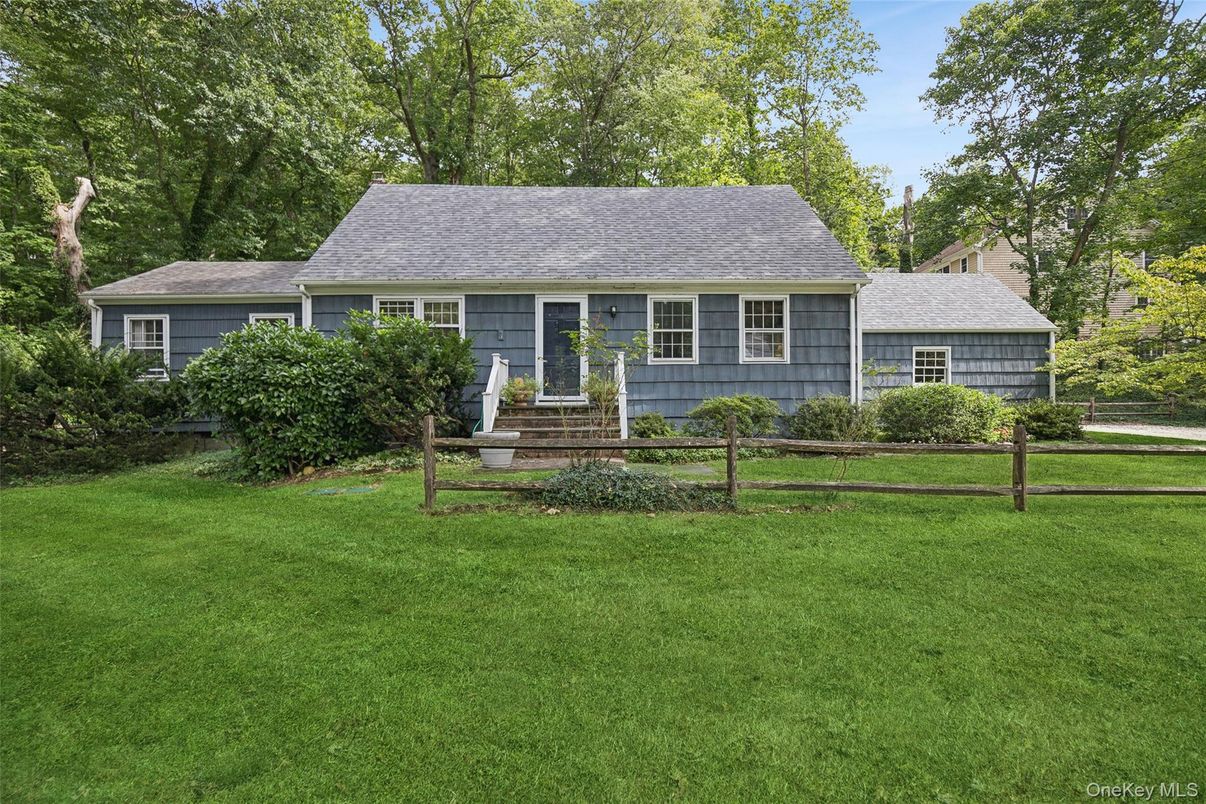 Backyard, Exterior, Facade, Cape Cod