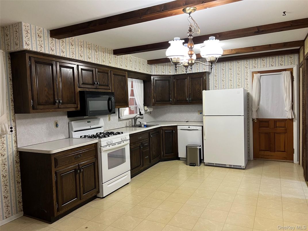Chandelier, Interior, Kitchen, Wooden Beams