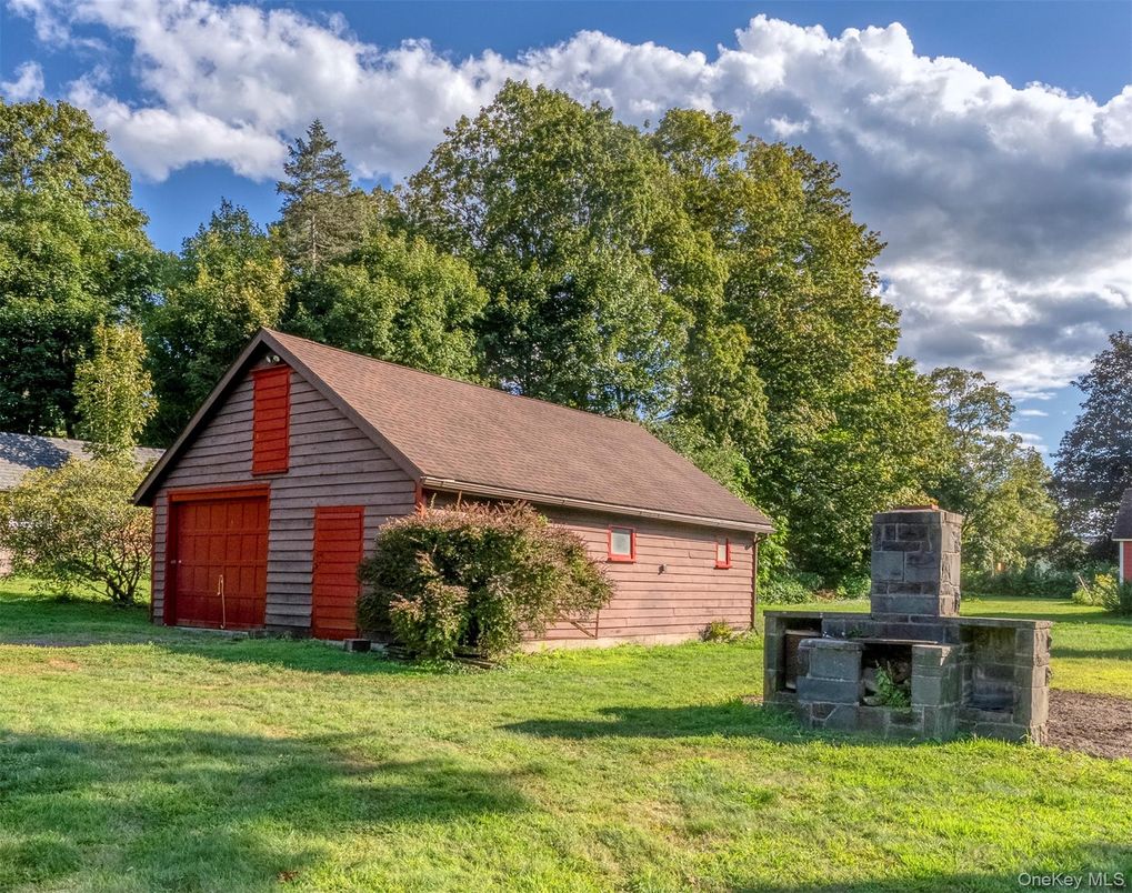 Backyard, Detached Garage, Exterior