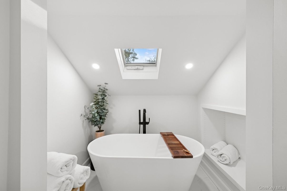 Bathroom, Free Standing Baths, Interior, Recessed Lighting