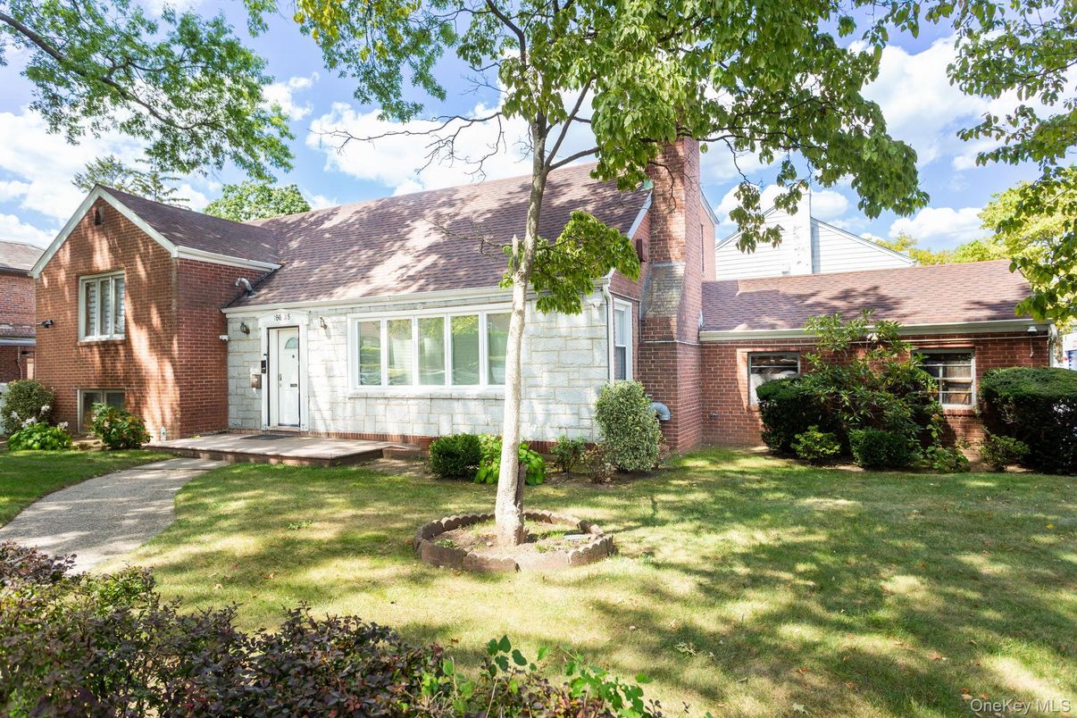 Exterior, Facade, Brick Facade, Cape Cod
