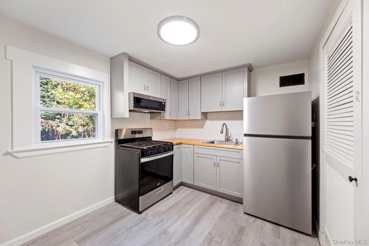 Interior, Kitchen, Stainless Steel Appliances, Wood Texture Flooring