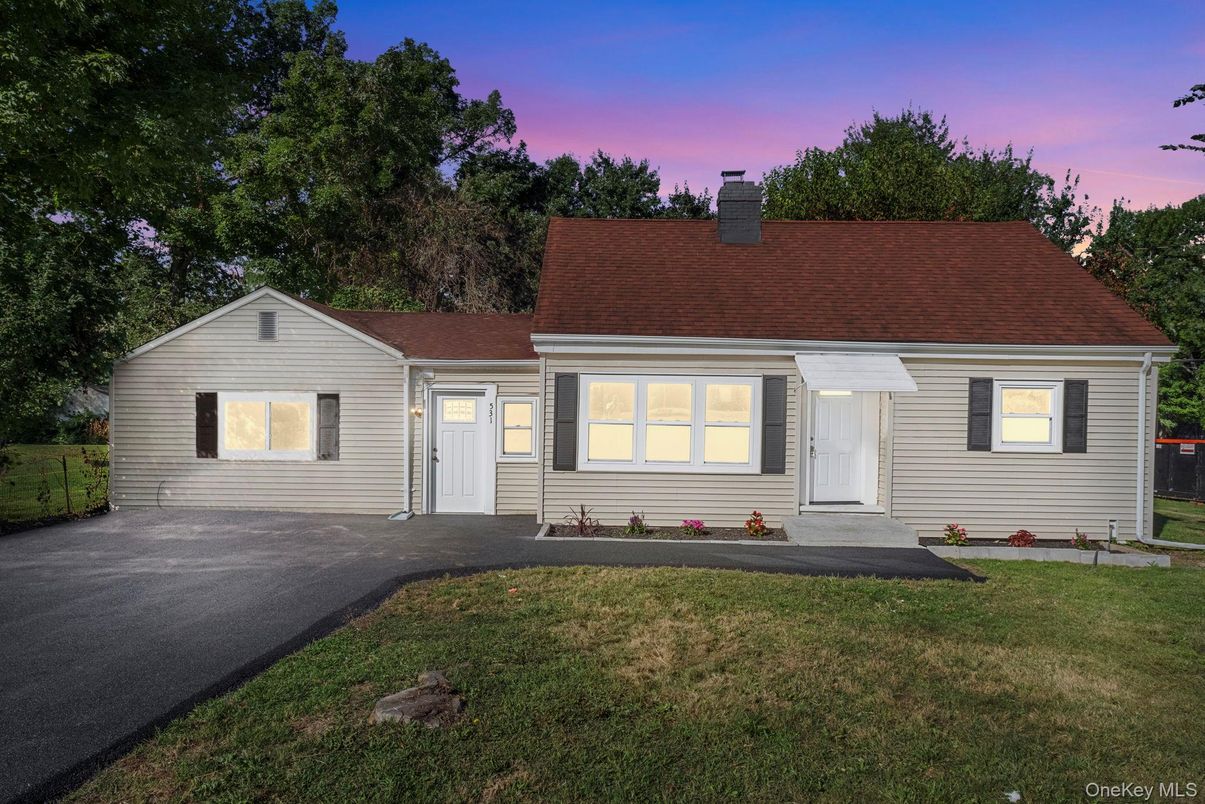 Backyard, Exterior, Facade, Cape Cod