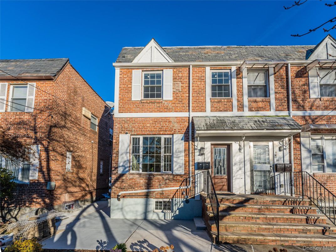 Exterior, Facade, Brick Facade, Rowhouse