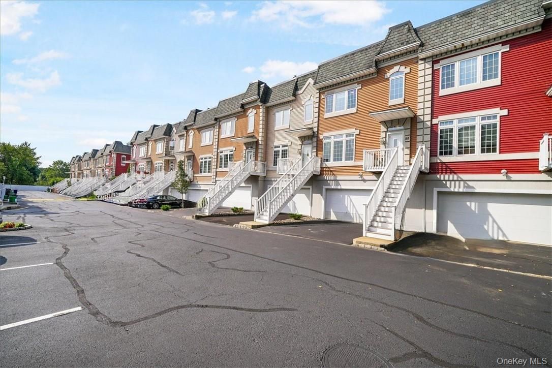 Attached, Exterior, Facade, Rowhouse