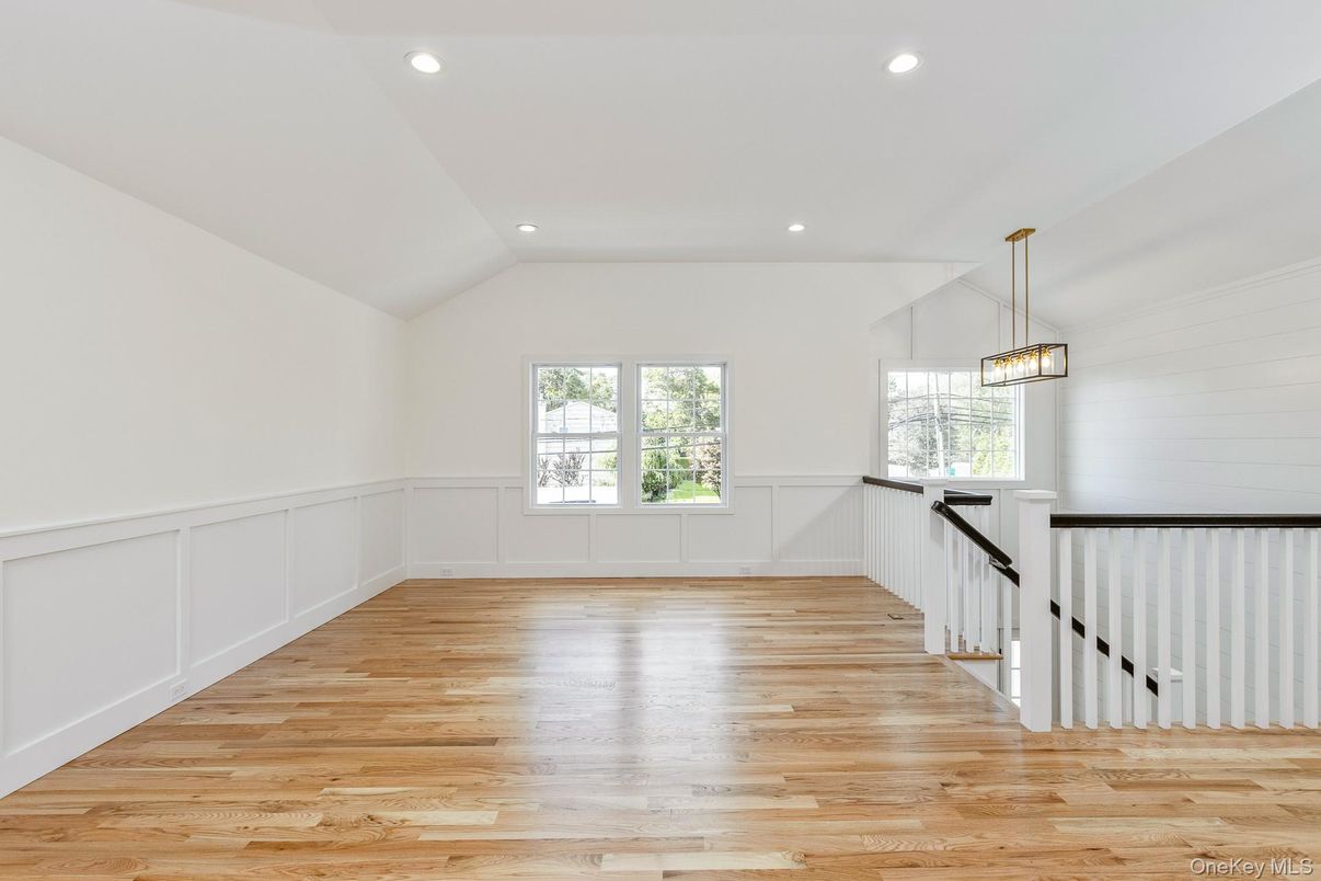 Empty room, Interior, Pendant Lights, Recessed Lighting, Wood Texture Flooring
