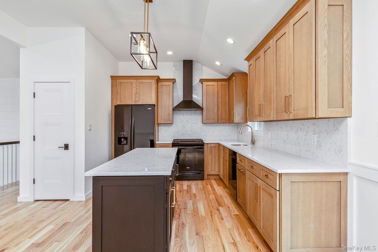 Interior, Kitchen, Pendant Lights, Recessed Lighting, Wood Texture Flooring