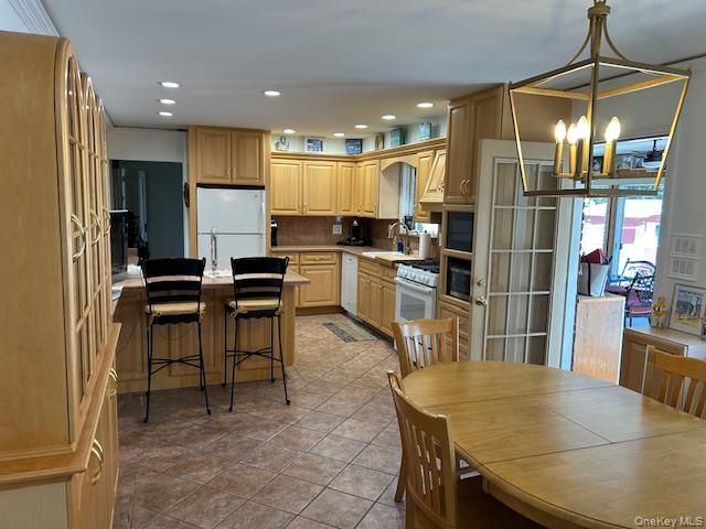 Dining room, Interior, Kitchen, Pendant Lights, Recessed Lighting