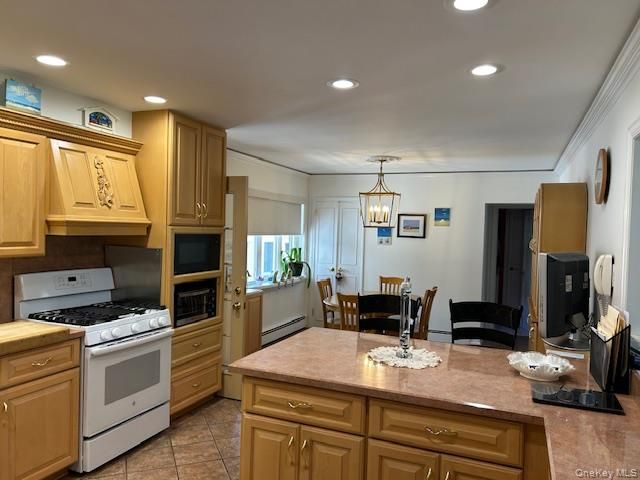 Dining room, Interior, Kitchen, Pendant Lights, Recessed Lighting