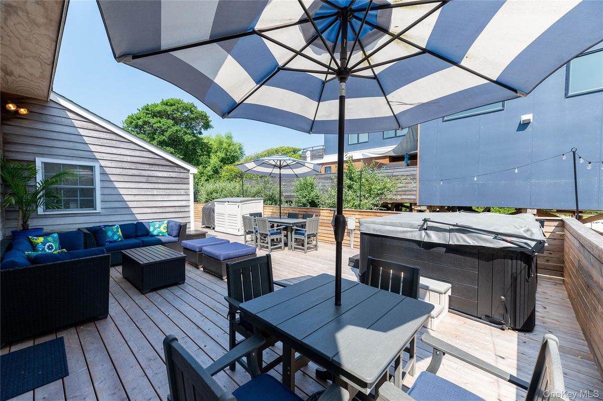 Exterior, Hot Tub