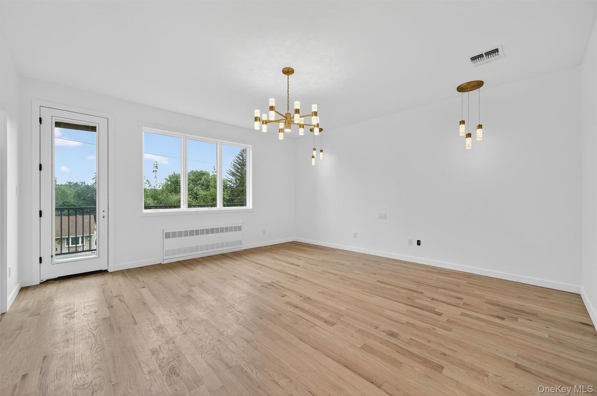 Empty room, Interior, Pendant Lights, Wood Texture Flooring